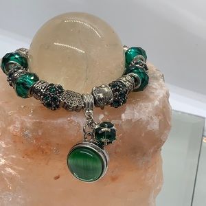 Emerald green Charm bracelet with snap base